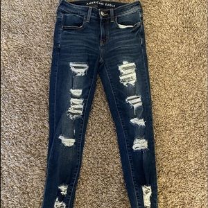 dark wash american eagle ripped jeans